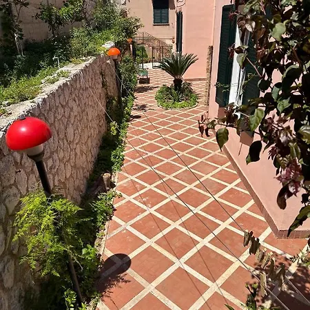 Casa Stella Splendida Sul Mare 아파트 *